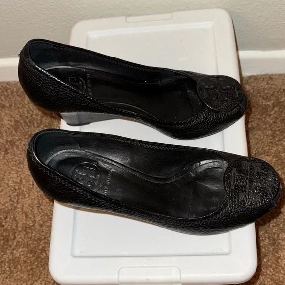 Tory Burch Black Leather Peep-Toe Heels - Picture 9 of 9